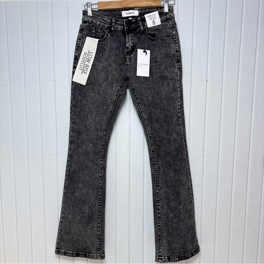 BAMBOO Low Rise Women's Gray Boot Cut Jeans Size 3/4